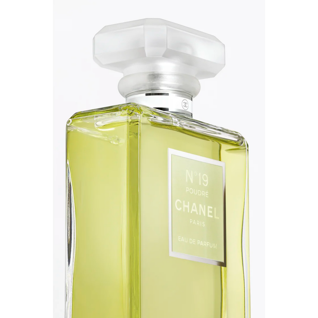 Chanel N°19